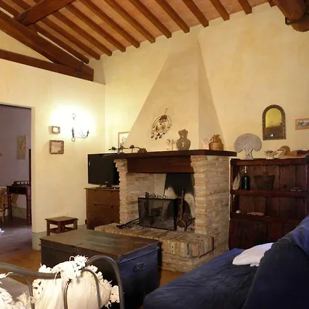 아파트 Monte Santa Maria Tiberina Sleeps 4 With Pool And Wifi 몬테레오네 도르비에토