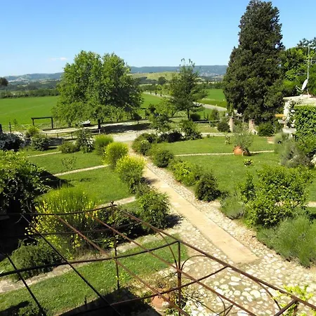 Apartamento Monte Santa Maria Tiberina Sleeps 4 With Pool And Wifi