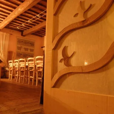 Monte Santa Maria Tiberina Sleeps 4 With Pool And Wifi * 몬테레오네 도르비에토